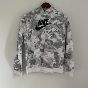 Boys Nike Size XL Hoodie